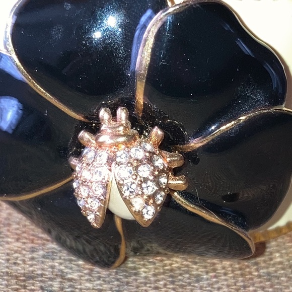 Vintage stella & dot stunning enamel cuff bracelet with a bejeweled lady bug! - Picture 3 of 3